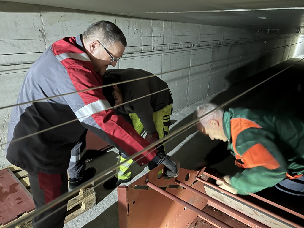 Zusammenbau der zerlegten Kugelfänge