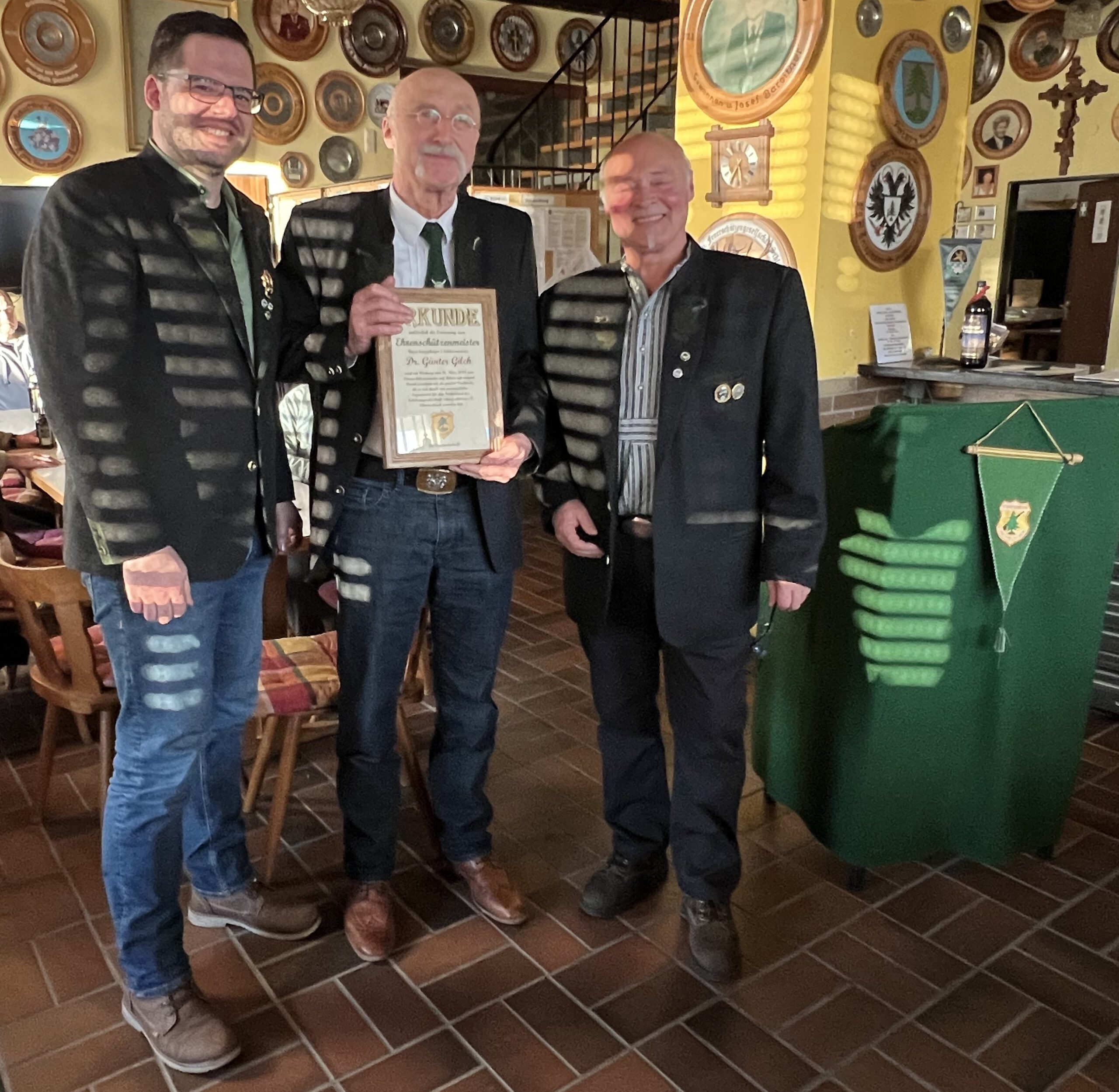 Ernennung von Dr. Günter Gilch zum Ehrenschützenmeister auf Lebenszeit